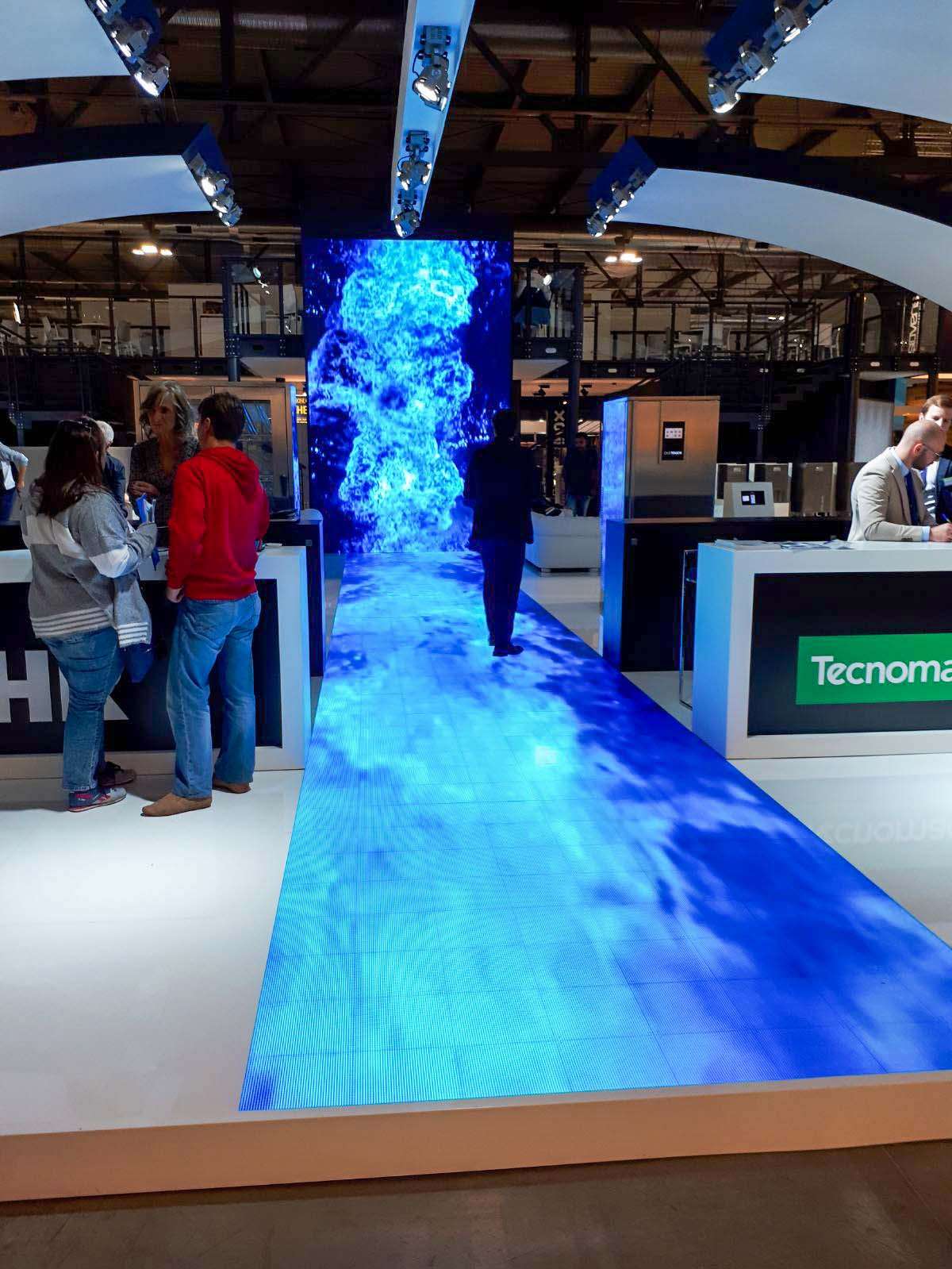 Cosmogas Stand - Tecnogas Milano