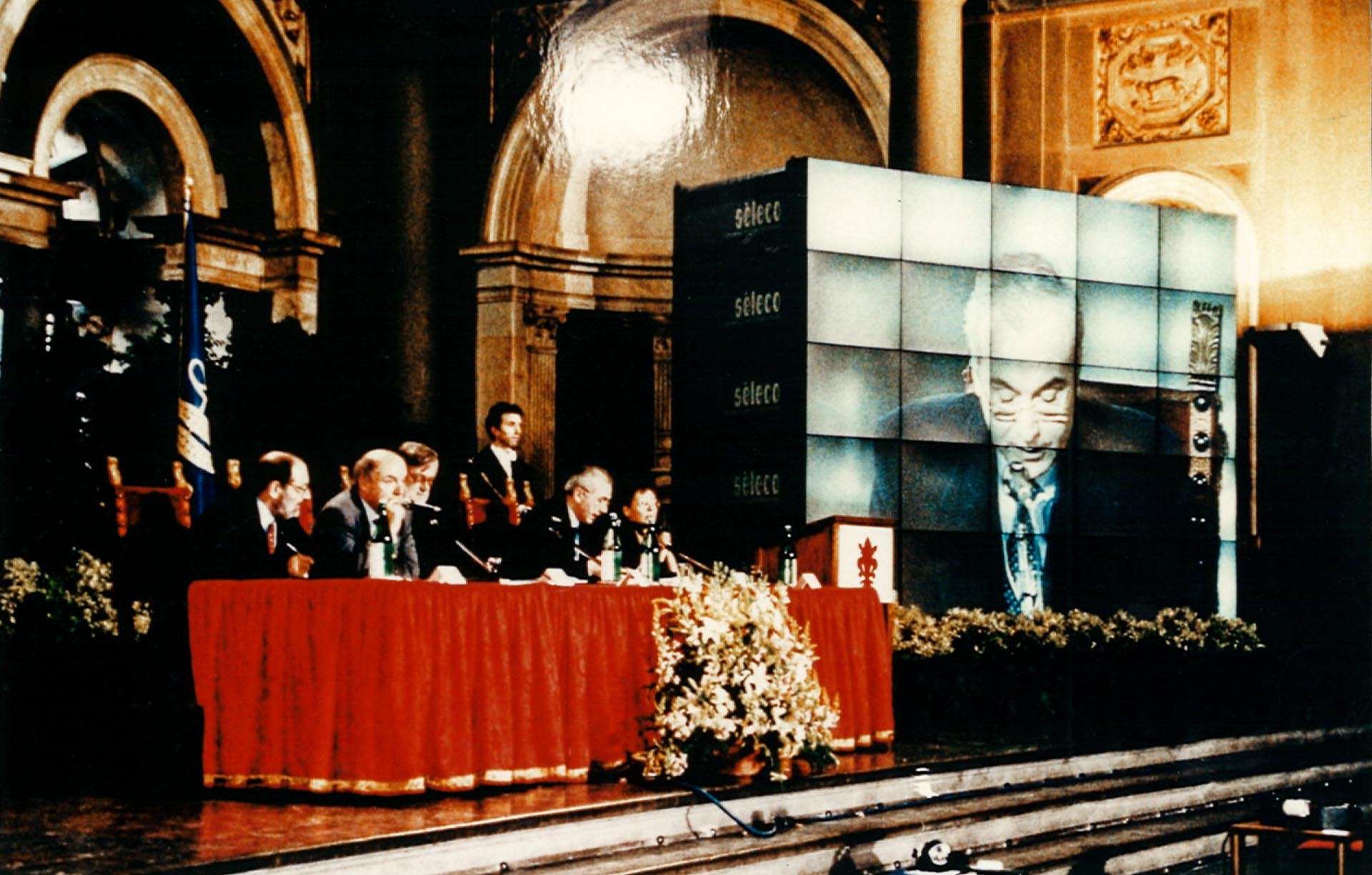 Convegno banca popolare di Vicenza. I primi videowall retroproiettati