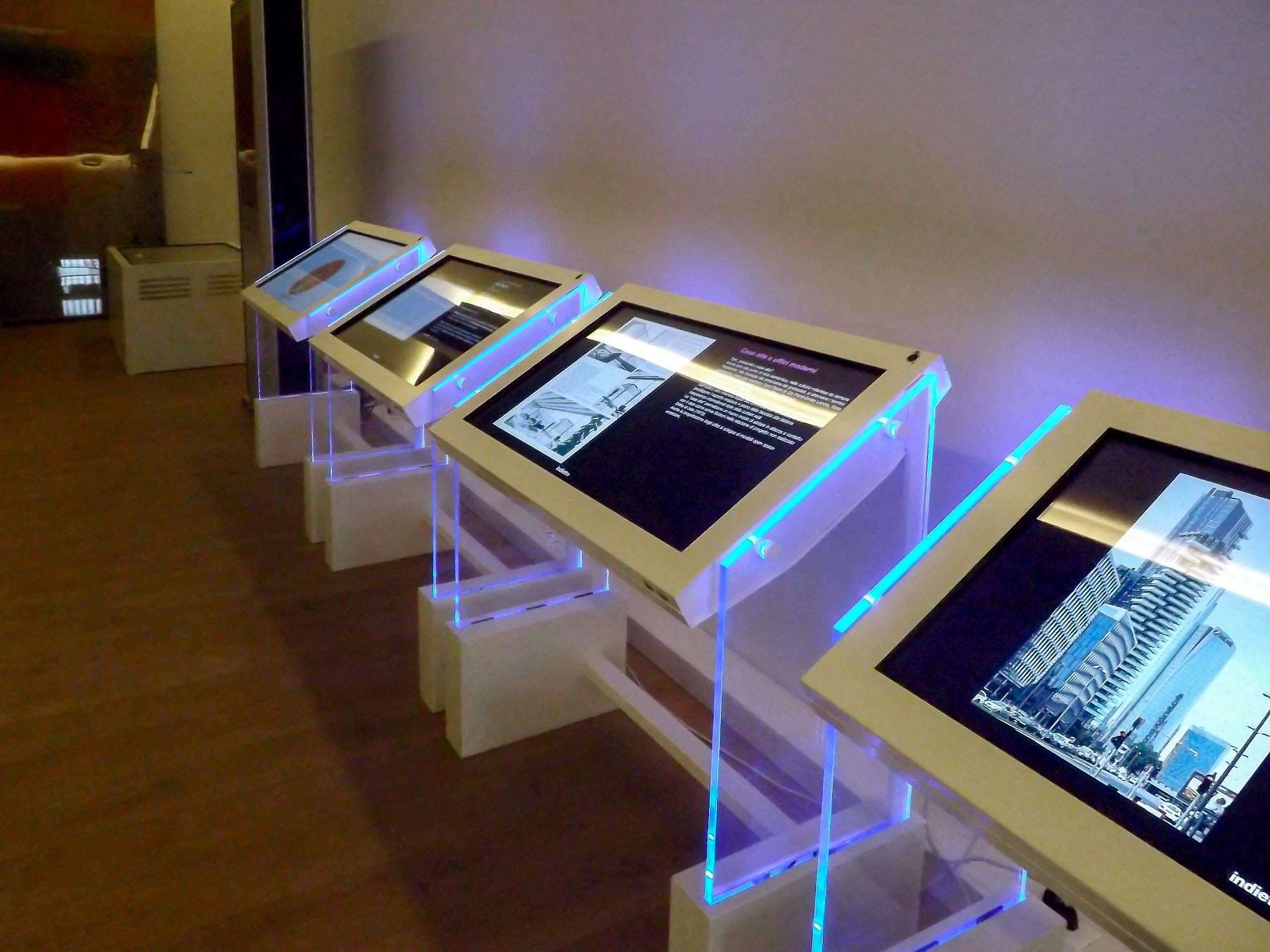 Tavoli touch sinergia tra Design e Tecnologia